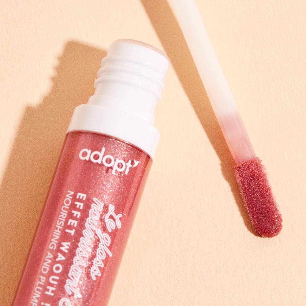 Glittery lip gloss with a Wow effect!